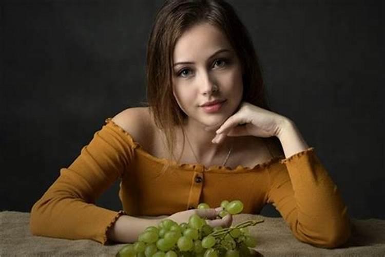 梦见自己喜欢的女生是什么预兆？