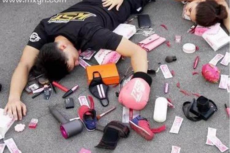属蛇人出生时辰的命运