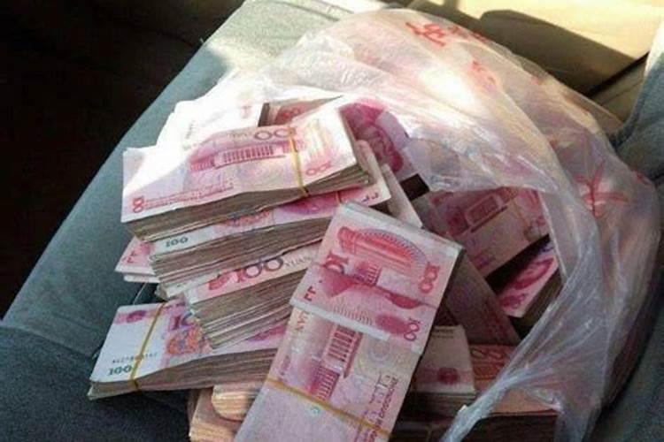 梦见刮刮乐中奖一百万