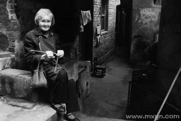周公解梦梦见死去的奶奶是什么意思 周公解梦梦见死去的奶奶的含义