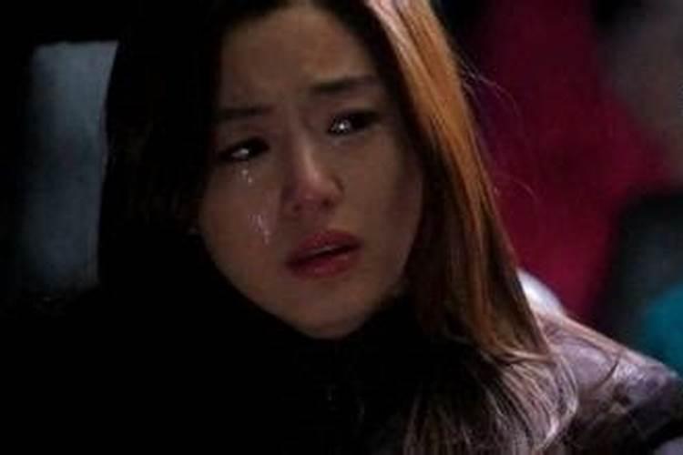 梦见女人伤心的预兆