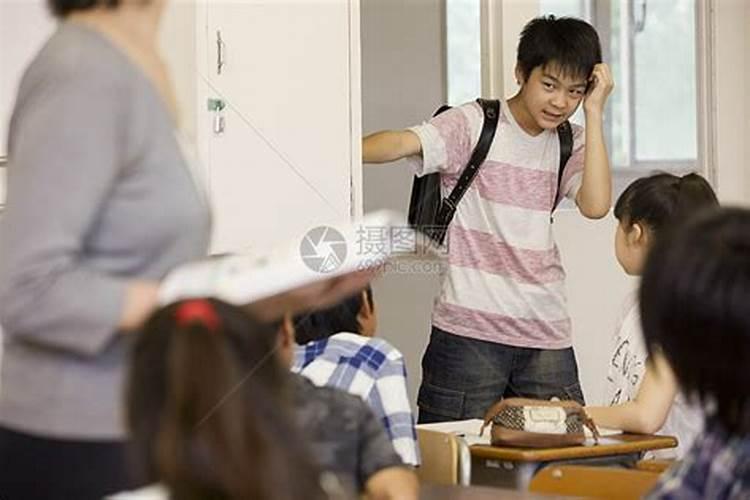 梦到上学迟到的意思 梦到上学迟到预示介绍