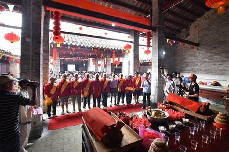 请问农历的腊月初三是什么星座？