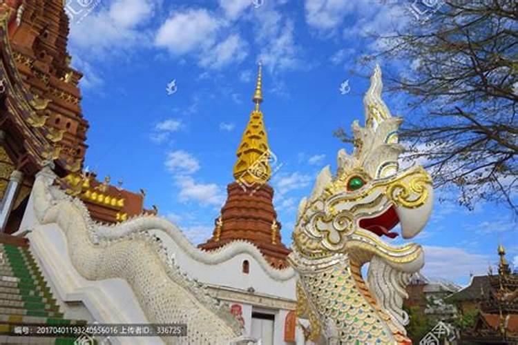 我国不同地区的过年风俗,150字左右,两三个地区的就行。