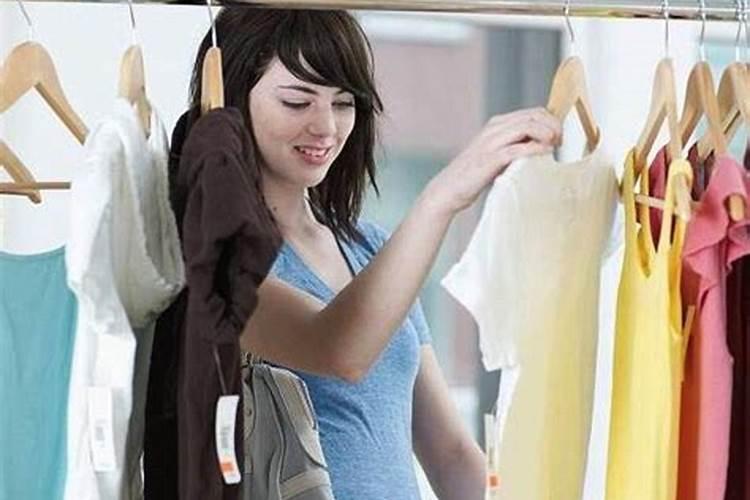 怀孕梦见买衣服是生女儿吗是什么意思