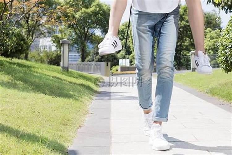 请大师看下此孩子的八字是否克母谢谢