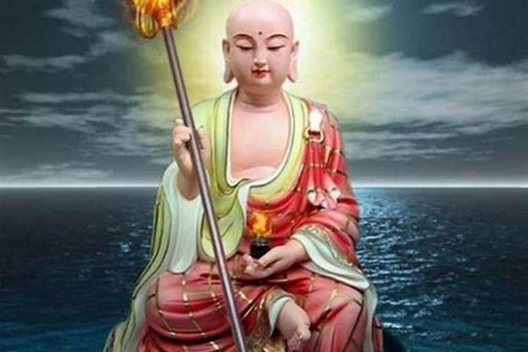 要是小人在背后造谣试图坏自己名声应该如何处理