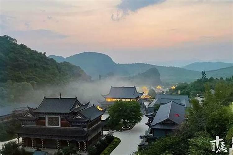 关于民族风俗礼仪
