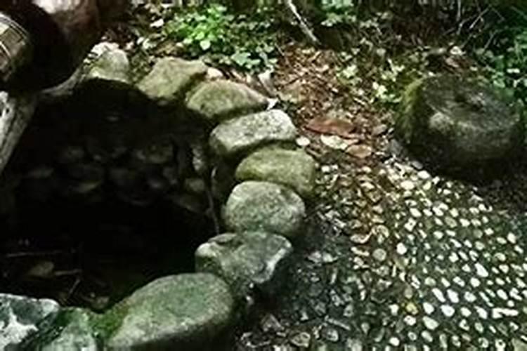 梦见井水满了什么意思