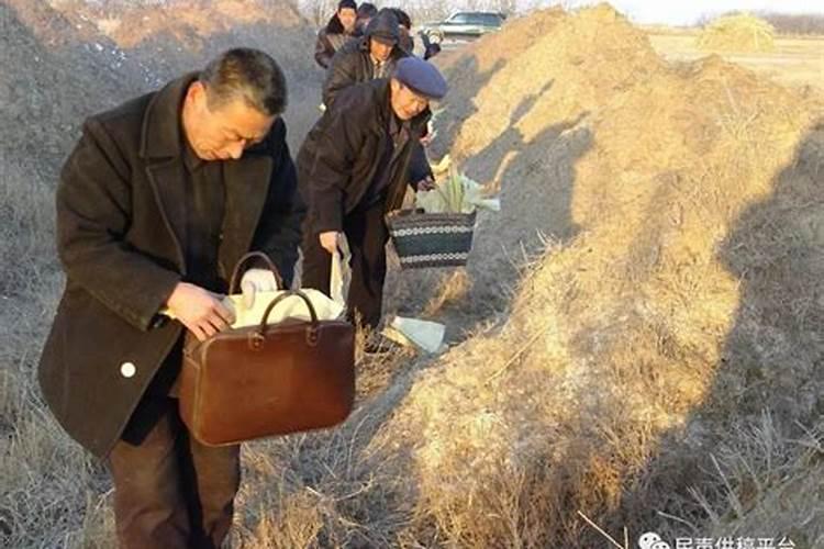 山西太谷为什么在大年初二上坟？