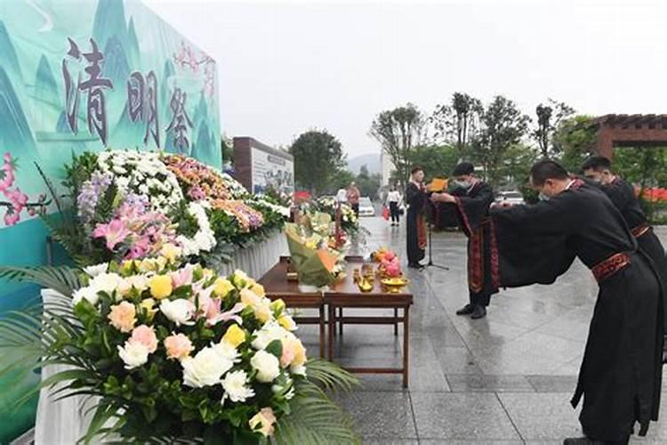 梦见下雨涨水淹没道路是什么意思