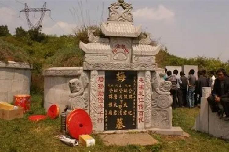 父亲第一年去世十月一允许女儿回去上坟吗？