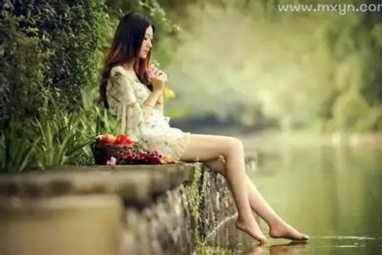 梦见和美女亲近的预兆
