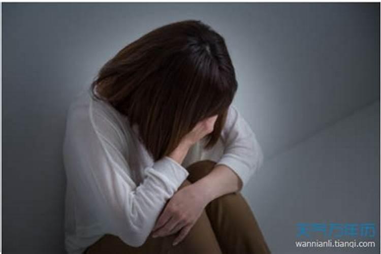 女儿梦见自己母亲死了什么意思