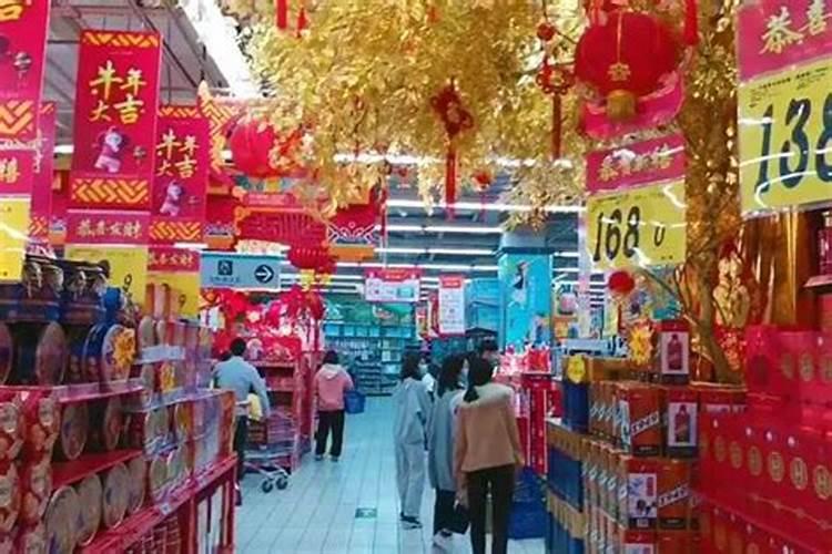 "近乡情更怯,不敢问来人。"的“怯”是什么意思？怎么讲？