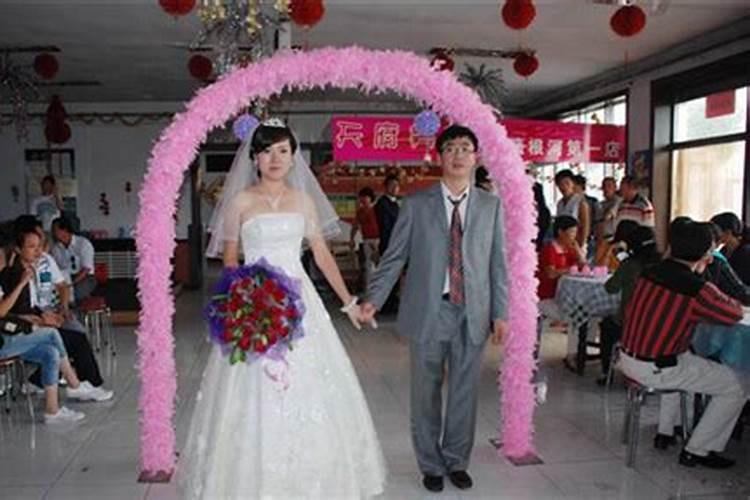 梦见家里人为自己办婚礼的预兆