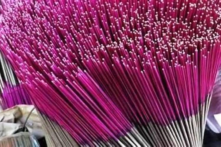 迷信到底信不信？如果不信那为什么那么多奇怪的事情呢？还有那么多人相信...
