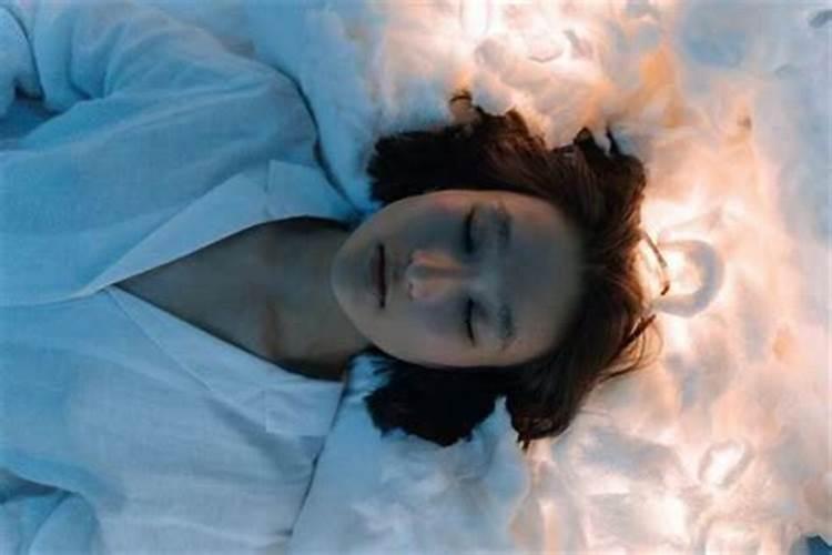 《水浒传》中哪个好汉最有女人缘？