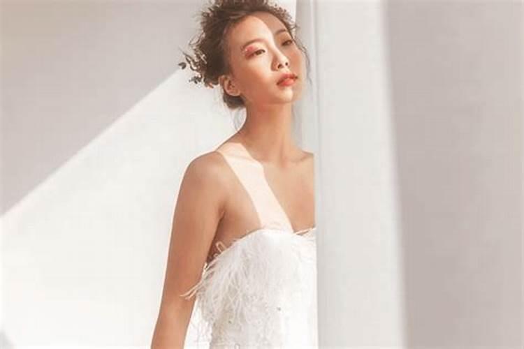 2000年属龙女正月生命运 2000年正月生的属龙女一生命运