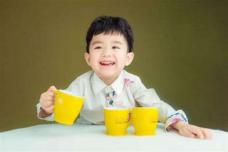 酉时出生的男孩取名字,酉时出生的人命运