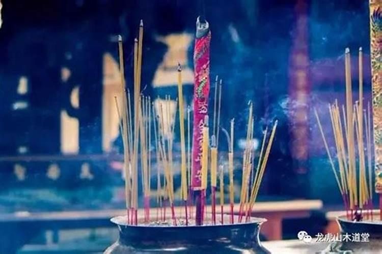 正月初一烧香祈福多少根香比较好