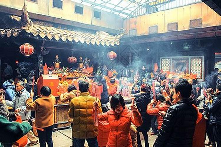 如何找出八字里的夫妻星: 1、男命 :己未 丁卯 丙戌 辛卯 2、女命...