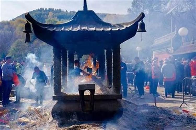 梦见家里过年来很多客的预兆