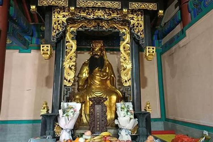 寺院的师傅说我阴气重挡财运,怎么能化解哪？