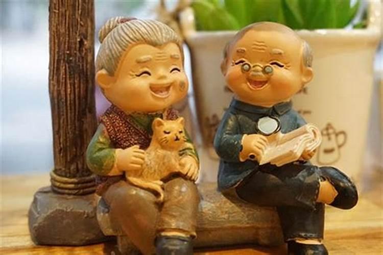 冬至吃饺子包花生和蒜是什么意思