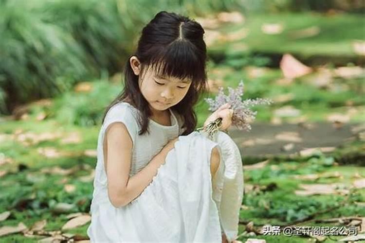 女生十月初一出生好不好