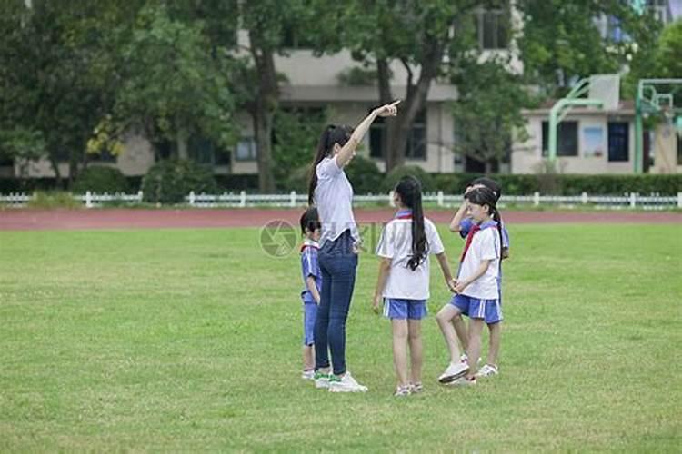 梦见在学校和同学一起玩乐的预兆