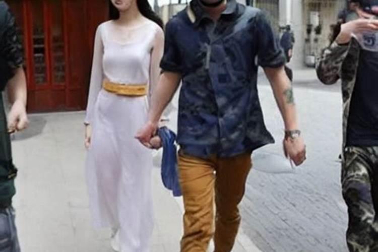 梦见我老婆露这上身的预兆