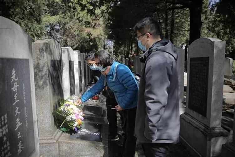 麻烦看一下这个八字感情及婚姻己丑大运有灾吗 坤造:乙亥 丙戌 庚辰 辛...
