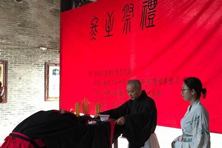 处女座男生爱上一个人有什么表现