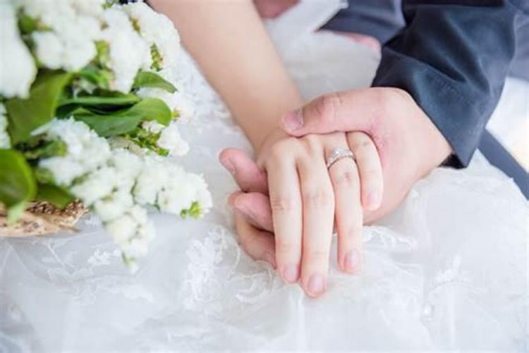 订婚吉日怎么选,订婚怎么选日子