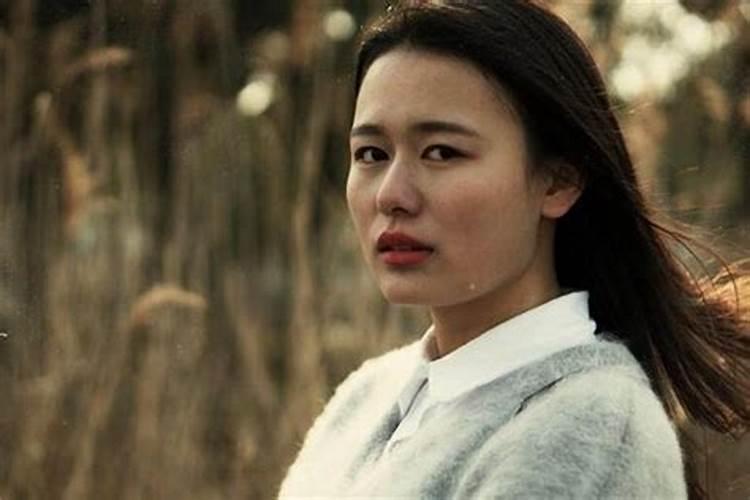 梦见活着的母亲死在我怀里