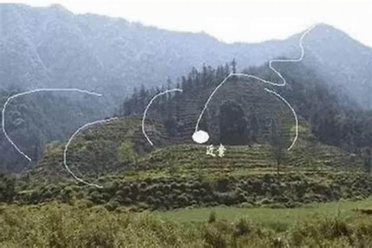 风水大师详解：坟墓一般是朝哪个方向？