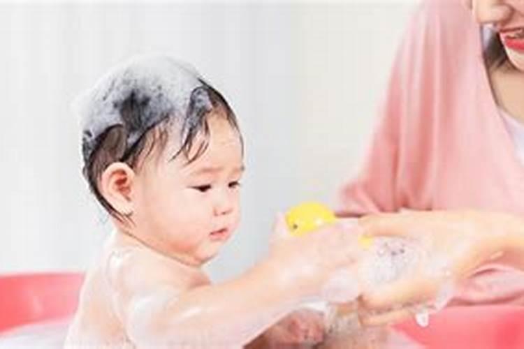 梦见给母亲洗澡什么意思？
