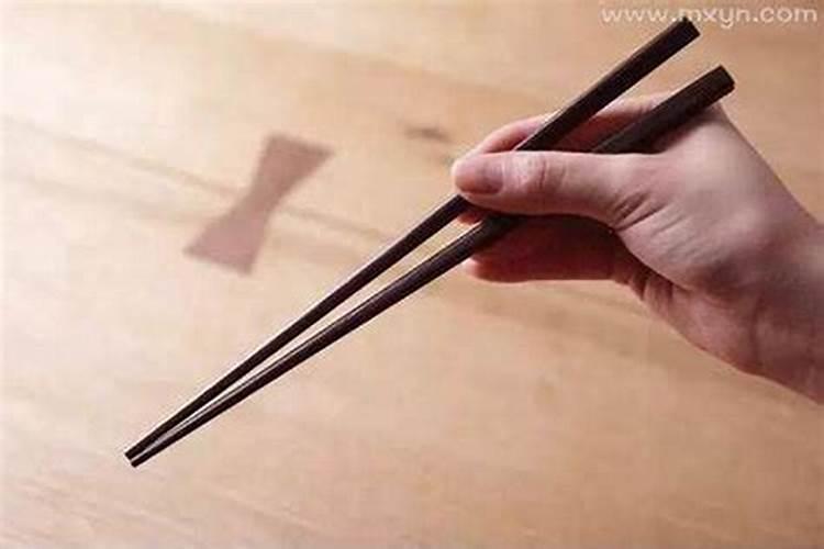 筷子断了一只代表什么