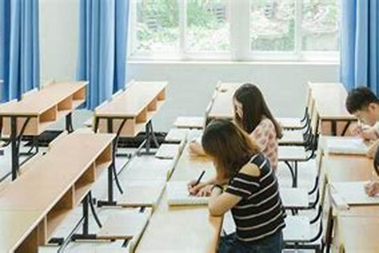 潜意识的呼唤：解构梦见去学校考试的深层意义