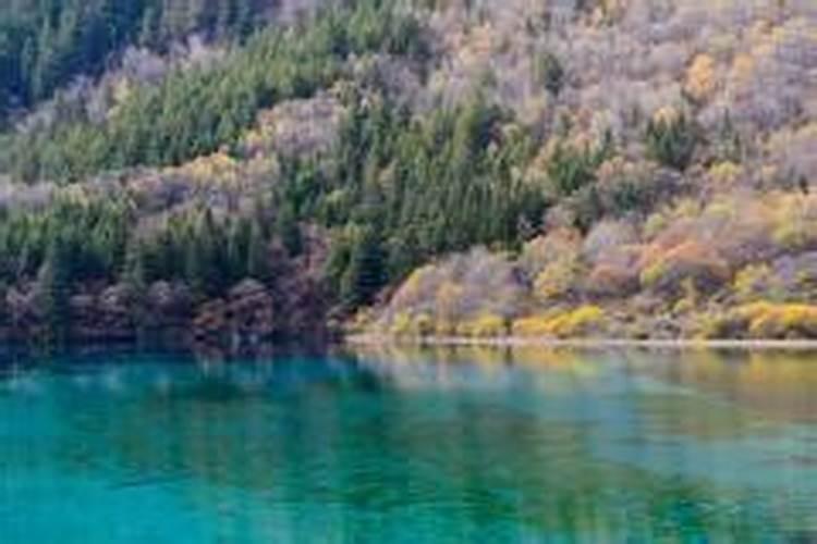 梦见湖水干涸了是什么意思？