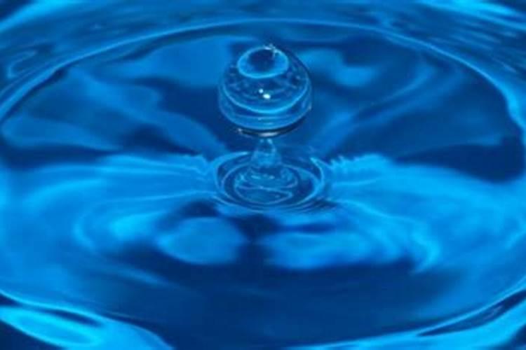 梦到水很清澈是什么意思？