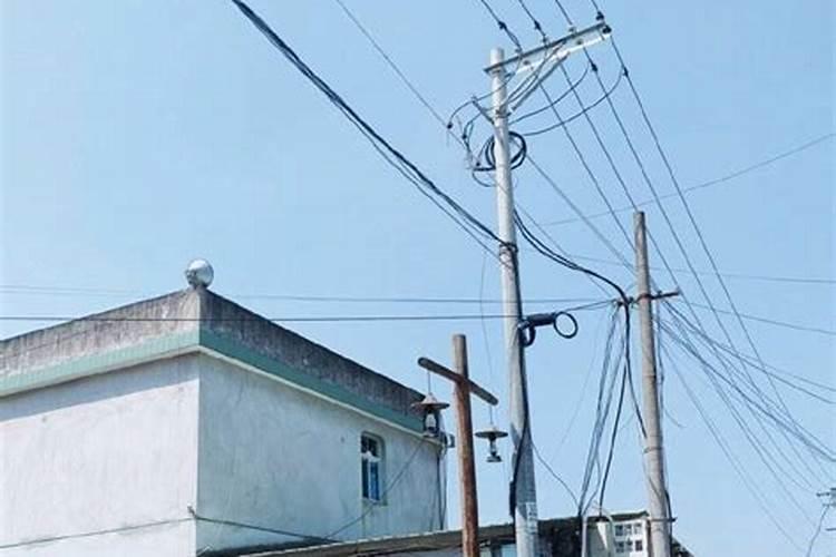 住宅大门左边有电线杆怎样化解？
