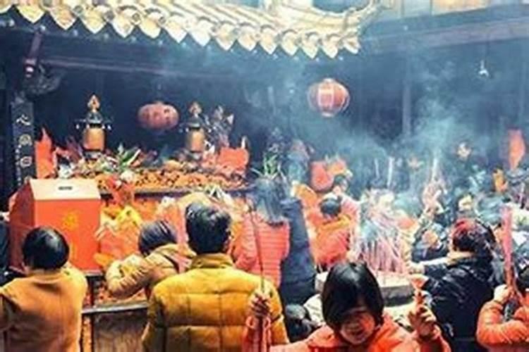 梦见别人修庙是什么预兆？