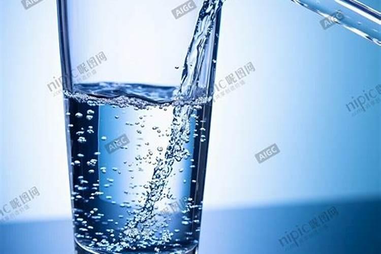 今天我想喝水拿杯子去倒开水,开水一倒下杯子突然破裂是不是有不祥之兆。