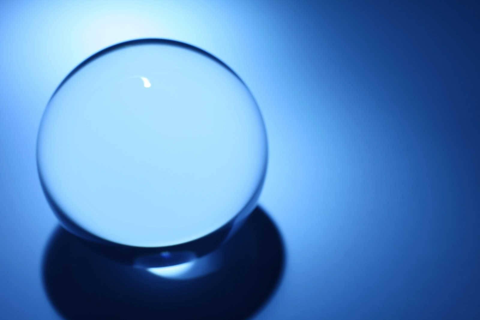 逆境中的掌纹：男人左手断掌的命理解读