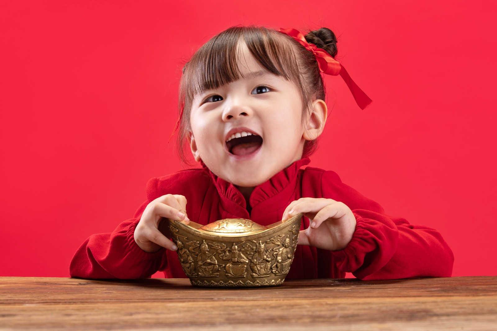 探究命理：路旁土与剑锋金的神秘契合