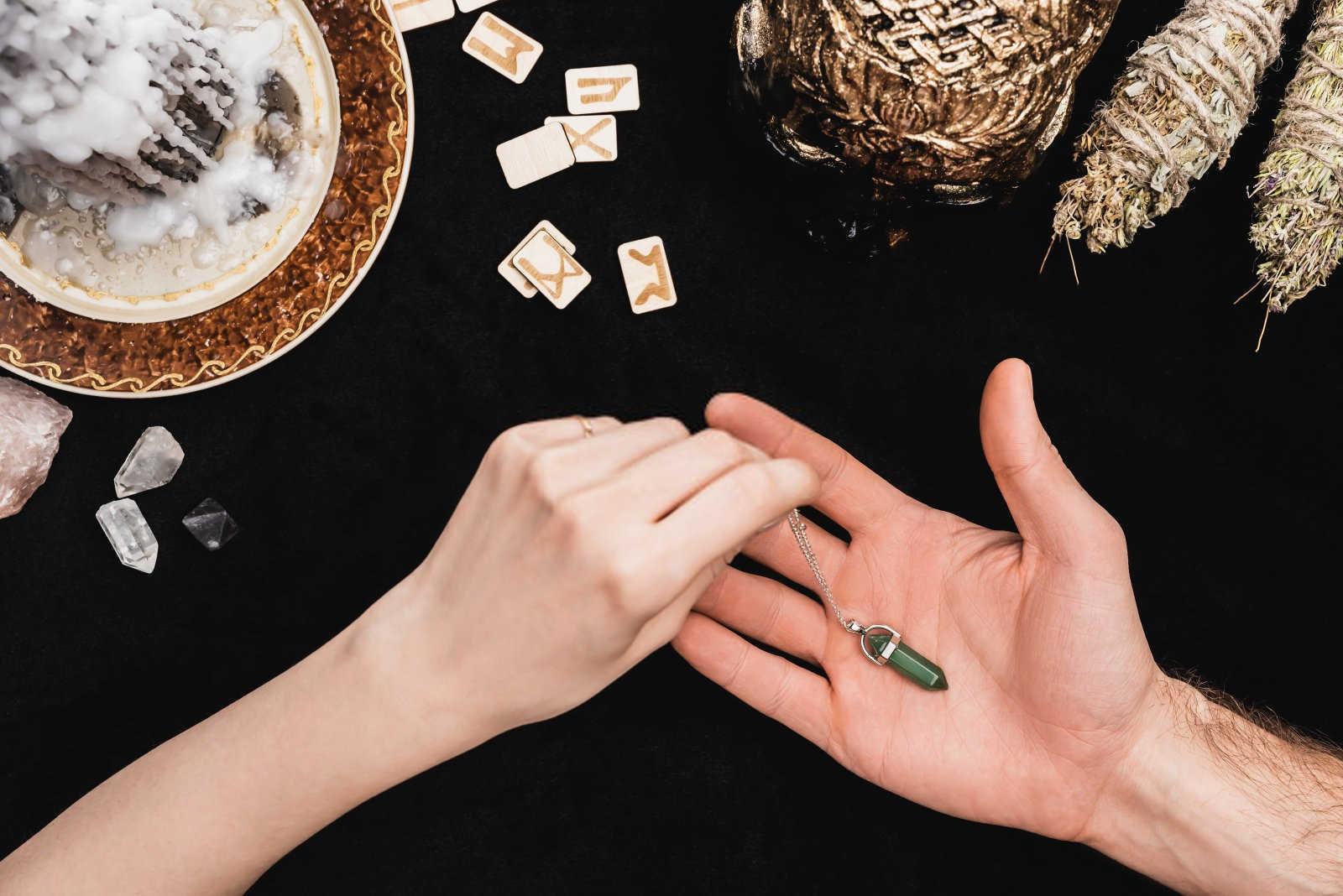 天象与命理：探究大风突至的征兆意义？
