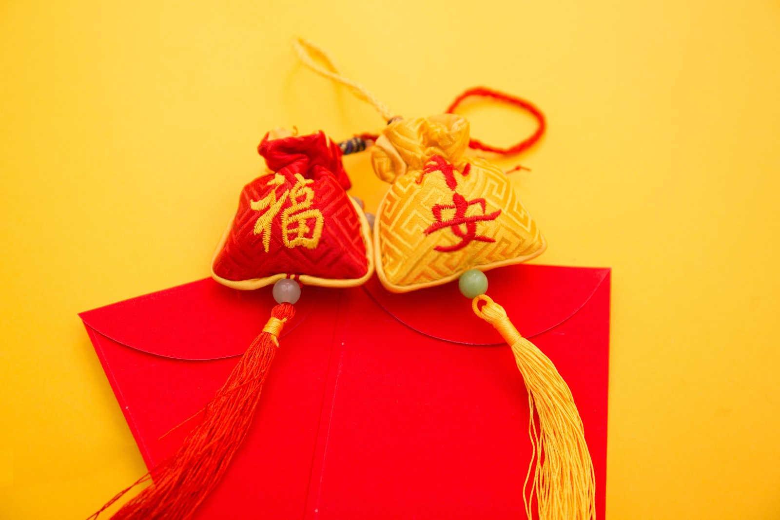 拨开云雾见青天：命理学视角下的姻缘不顺化解之道