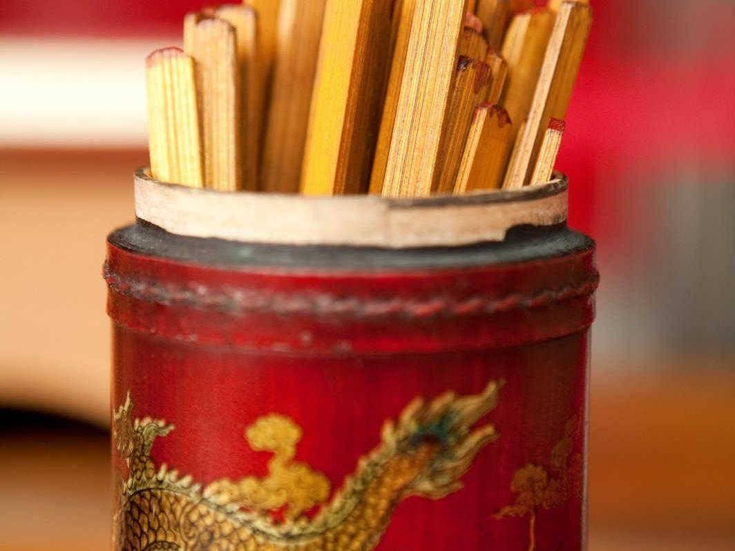 打死蜘蛛的深层寓意：命理学视角下的预兆解析？